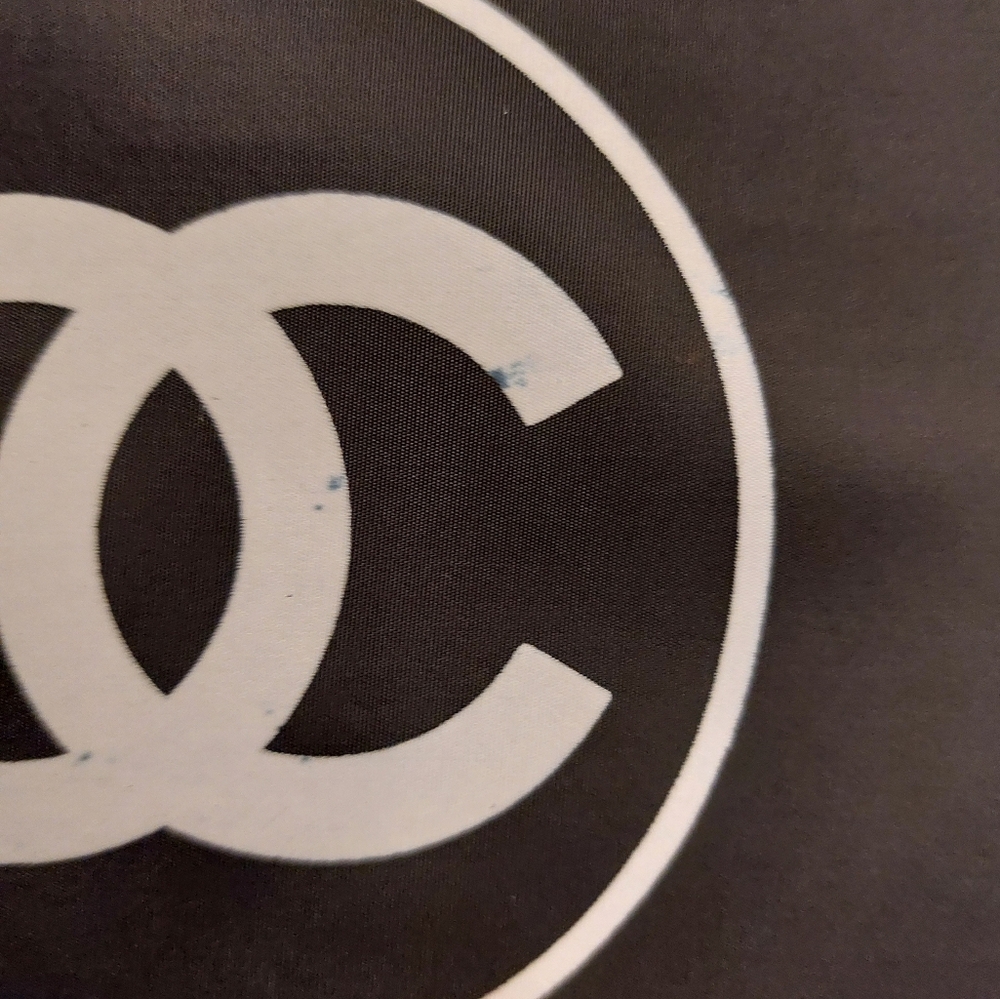 CHANEL Cream and Black Logo Protective Dust Cover - Picture 4 of 11